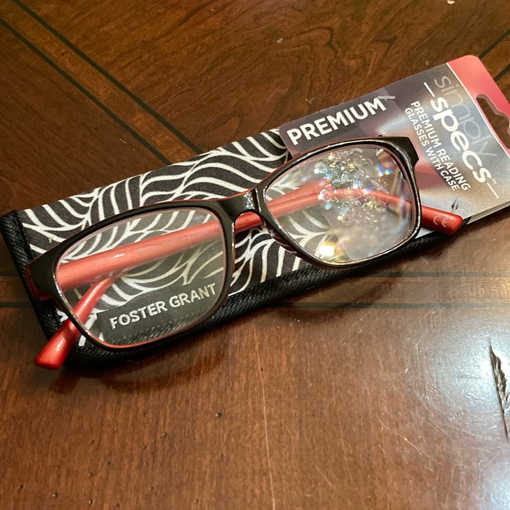 Simply Specs “Kinsey Red” reading glasses and coordinating case.